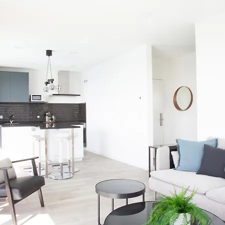 Premier Palaca - Ground Floor, Walk To Reserve & Town
