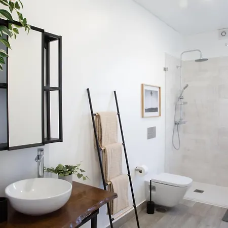 Premier Palaca Ground Floor, Walk To Reserve, Riberira D'iilas, Town Of Ribamar Appartement Santo Isidoro