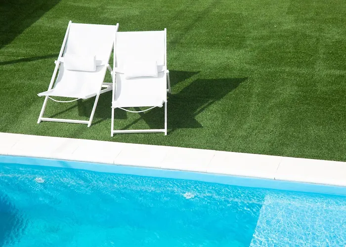 Premier Palaca - Ground Floor Only, Walk To Reserve & Town بيت للعطل