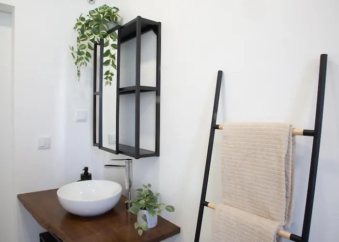 Premier Palaca Ground Floor, Walk To Reserve, Riberira D'iilas, Town Of Ribamar Santo Isidoro