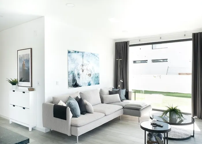 Premier Palaca Ground Floor, Walk To Reserve, Riberira D'iilas, Town Of Ribamar Appartement Santo Isidoro